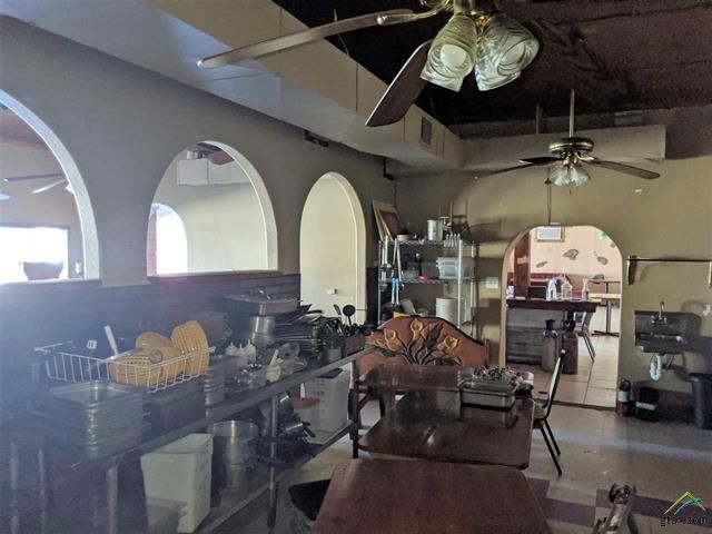 102 E Broadway St, Big Sandy, TX 75755